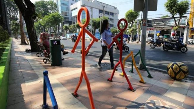 Proyek Pedestrian di Surabaya Molor, Pemkot Denda Kontraktor