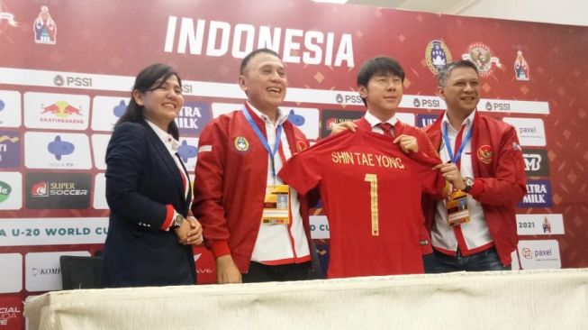 Ditanya Gaji Shin Tae-yong, Iwan Bule: Kami Mampu Bayar