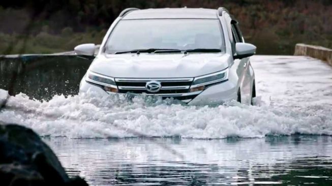 Daihatsu Terios, mobil saat banjir