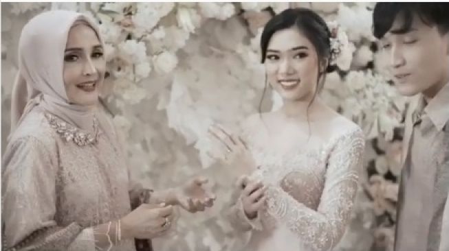 Dilamar Rayhan Maditra, Isyana Sarasvati : Ya, Saya Terima!