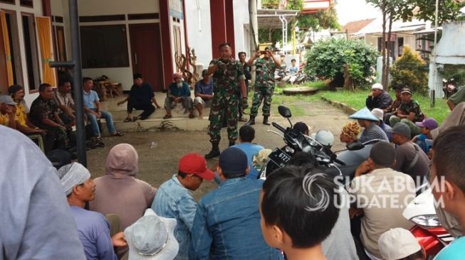 Tuding Pakai Pawang dan Rekayasa Hujan, Puluhan Warga Geruduk Kantor Desa