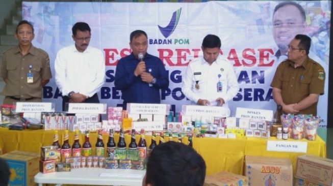 Badai di Dunia Maya: BPOM Ungkap Jaringan Peredaran Obat Ilegal Online yang Mengkhawatirkan