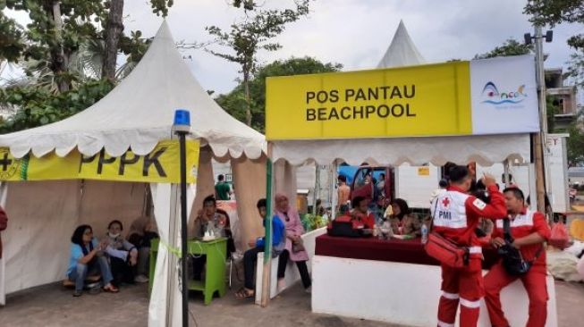 Pos pantau Beachpool Ancol. (Suara.com/Risna Halidi)