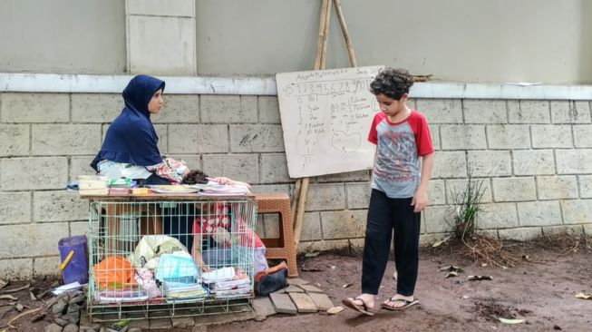 Pengungsi Palestina di Depan Rumah Prabowo Klaim Dirampok Ratusan Miliar