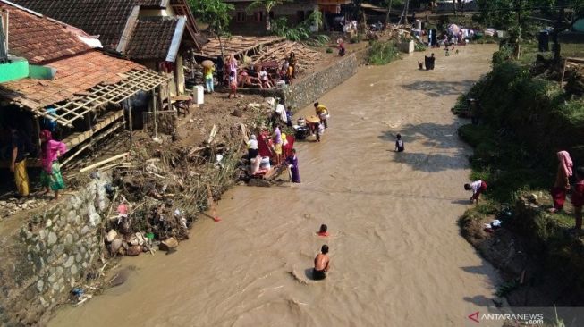 Bupati Lebak: Banjir Bandang Akibat Pembalakan dan Tambang Emas Liar