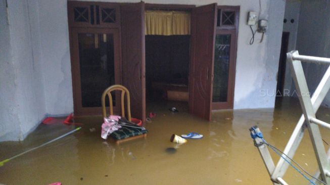 Banjir Jakarta, Kali Pertama di Duri Kosambi sampai Masuk Rumah Warga