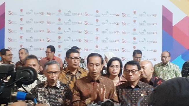 Jakarta Dikepung Banjir, Jokowi: Kesalahan Kita Buang Sampah Dimana-mana