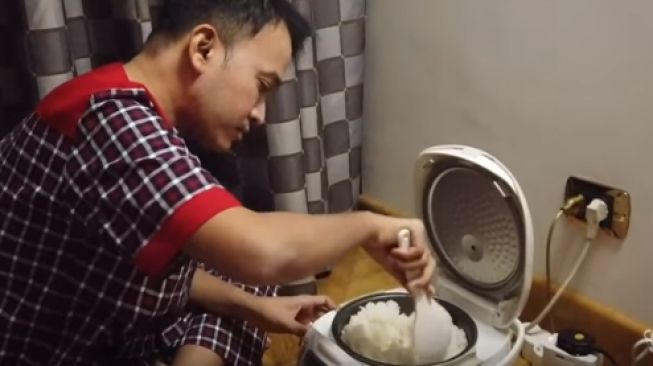 Liburan ke Italia, Ruben Onsu Rela Bawa Rice Cooker Demi Betrand Peto