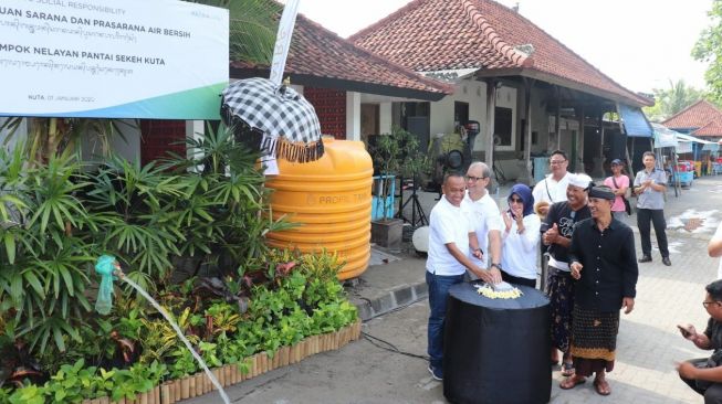 Kelompok Nelayan Pantai Sekeh Kuta Nikmati Air Bersih
