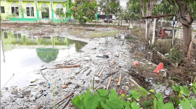 Hari Ketiga Banjir, Warga Tambun Bekasi Kekurangan Air Bersih