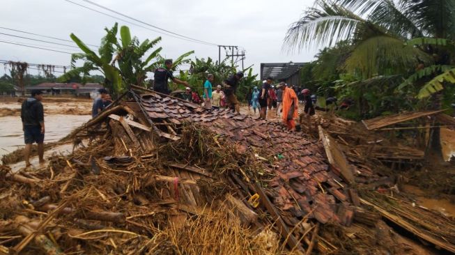 Hari ke-3 Banjir Bandang di Lebak, 1.060 Rumah Rusak Berat & 3 Orang Tewas