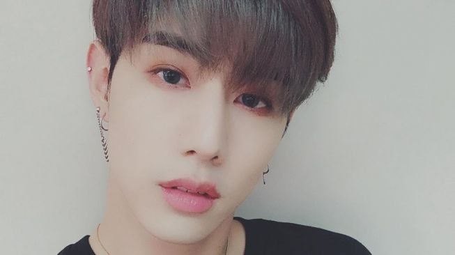 Baru 8 Jam Langsung Ludes, Lipstik Mark GOT7 Diburu Penggemar