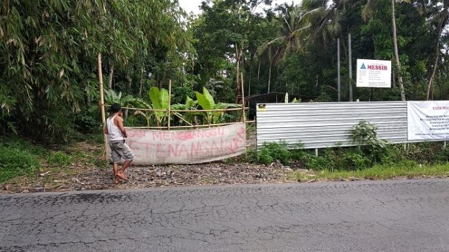 Pemerintah Izinkan Pabrik Milik Bambang Dibuka, Warga: Terpaksa Kami Terima