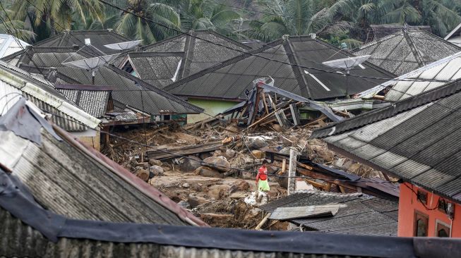 Longsor Sukajaya karena Batuan Vulkanik Rapuh