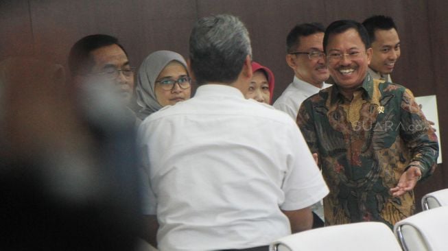 Menteri Kesehatan Terawan Agus Putranto menghadiri Rakor Tingkat Menteri (RTM) di Kantor Kemenko PMK, Jakarta, Senin (6/1). [Suara.com/Oke Atmaja]