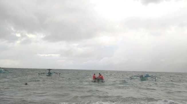 Terseret Arus, Wisatawan Columbia Hilang di Pantai Kuta