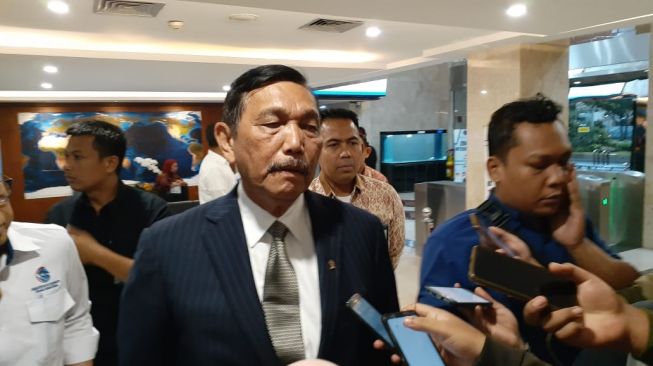 Ditanya Isu Denny JA Minta Jabatan, Luhut: Tidak Ada Pertanyaan Lain?