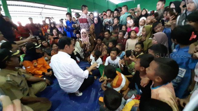 Jokowi Titip Pesan ke Camat di Lebak: Hujan Ekstrem Masih Berlangsung