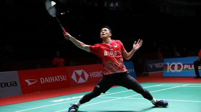 Pebulutangkis tunggal putra Indonesia, Jonatan Christie, menaklukkan wakil tuan rumah Daren Liew di babak pertama Malaysia Masters 2020, Rabu (8/1). [Humas PBSI]