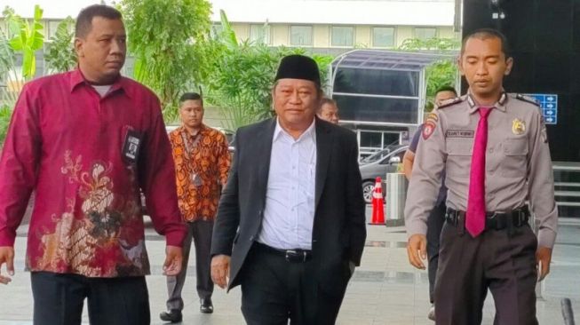 Bupatinya Ditangkap, KPK Segel Kantor Unit Lelang Pengadaan Sidoarjo