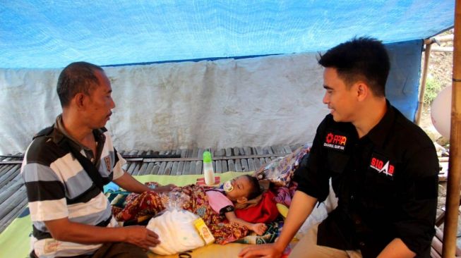 Korban Banjir, Bayi 14 Bulan bersama Nenek Kakek Tinggal di Warung Kopi