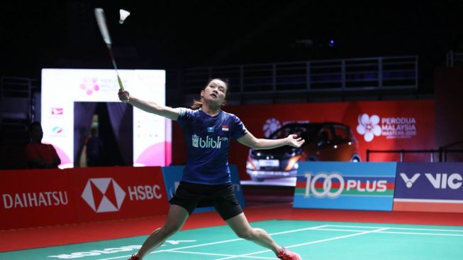 Pebulutangkis tunggal putri Indonesia, Ruselli Hartawan, terhenti kiprahnya di babak kedua Malaysia Masters 2020 usai kalah dari He Bing Jiao (China), Kamis (9/1). [Humas PBSI]