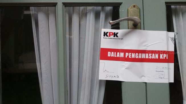 Suasana ruang kerja komisioner KPU Wahyu Setiawan yang telah disegel KPK di Kantor KPU, Jakarta, Kamis (9/1). [Suara.com/Fakhri]