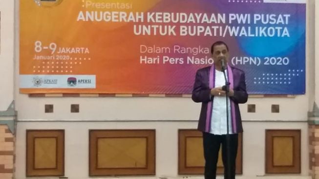 Walikota Persentasi Ambon Kota Musik Pada Anugerah Kebudayaan PWI