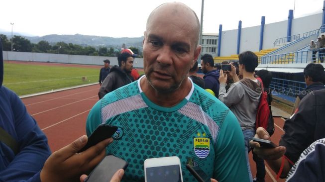 Upgrade Lisensi, Luizinho Passos Makin Optimistis Tatap Liga 1 Musim Depan Bersama Persib Bandung