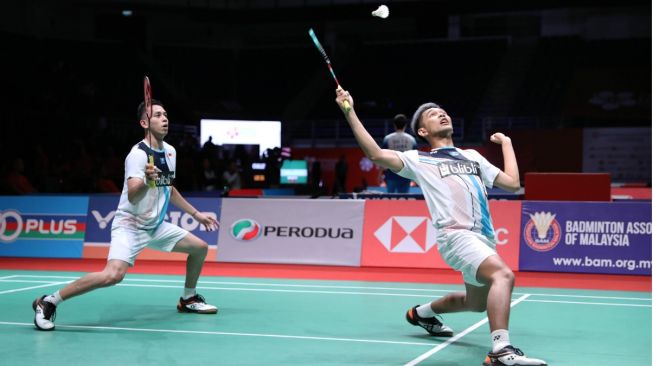 Pasangan ganda putra Indonesia, Fajar Alfian/Muhammad Rian Ardianto, mengalahkan kompatriotnya Kevin Sanjaya Sukamuljo/Marcus Fernaldi Gideon di babak perempat final Malaysia Masters 2020, Jumat (10/1). [Humas PBSI]