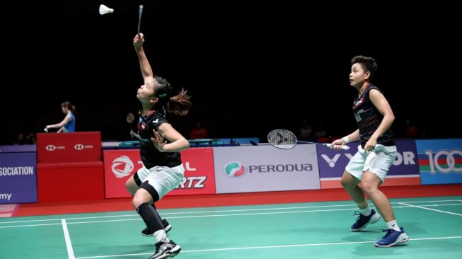 Pasangan ganda putri Indonesia, Greysia Polii/Apriyani Rahayu, dihentikan wakil China, Li Wen Mei/Zheng Yu, di babak semifinal Malaysia Masters 2020, Sabtu (11/1). [Humas PBSI]