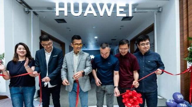 Huawei Buka Toko Resmi di Pondok Indah Mall 2