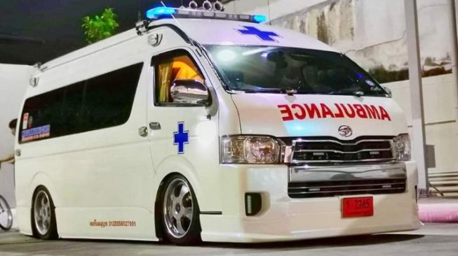5 Best Otomotif Akhir Pekan: Ambulans Super Mewah, Motor Siap Tayang - Suara.com