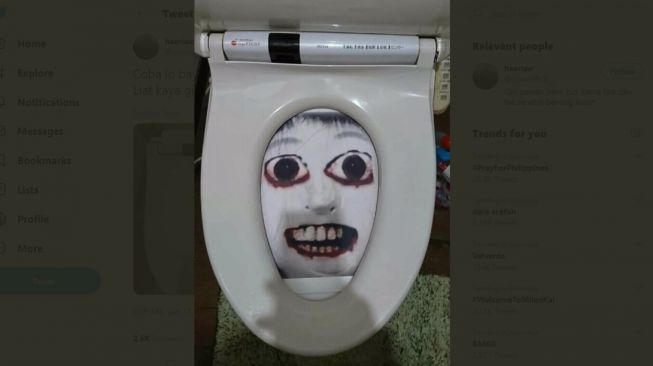 Penampakan toilet unik. [Twitter]