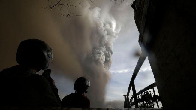 Gunung Taal Erupsi, Begini Kondisi 112 WNI yang Sudah Dievakuasi