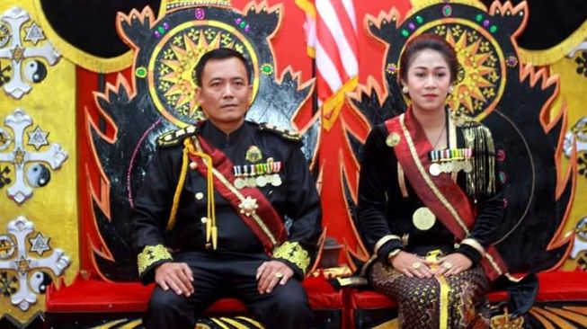 BREAKING NEWS: Raja dan Ratu Kerajaan Agung Sejagat Diamankan Polisi