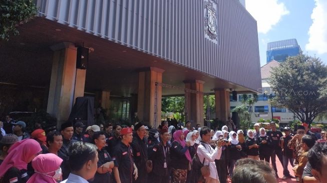 Anies Mau Digeruduk Abu Janda Cs, Massa Bang Japar Berjubel di Balai Kota