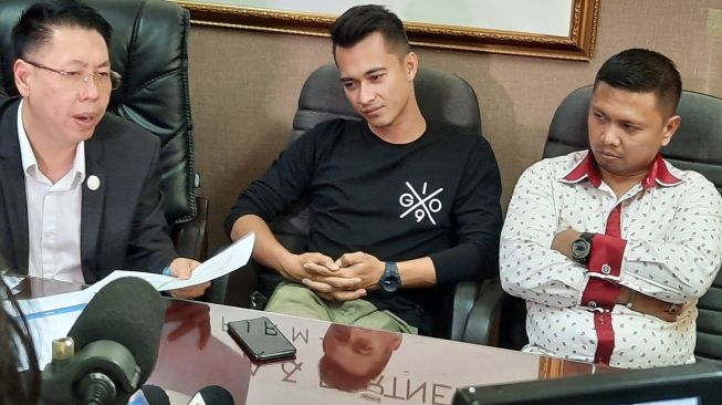 Eza Gionino Cabut Surat Maaf untuk Si Penjual Ikan Hias