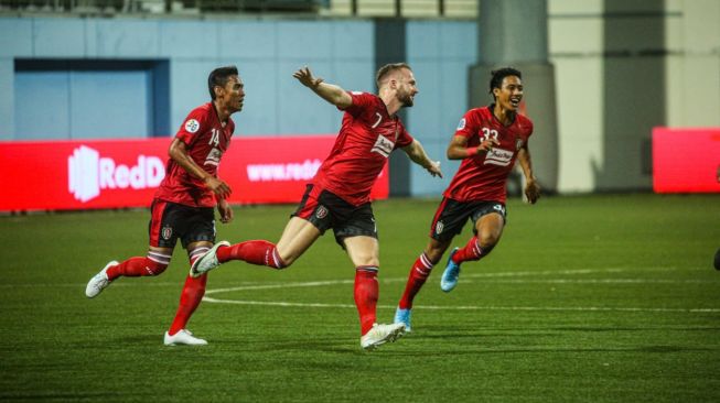 Brace Melvin Platje Bawa Bali United Ungguli Tampines 2-1 di Babak Pertama