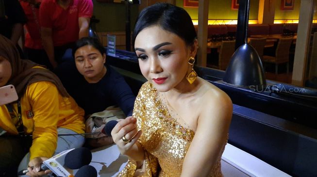 Kemelut Aurel Hermansyah - Krisdayanti, Yuni Shara Bela Adik?