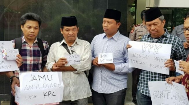 Pimpinan KPK Dikasih Jamu Anti Diare, Ini Maksudnya