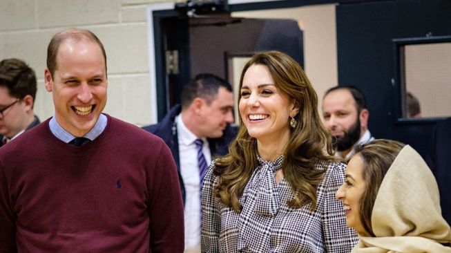 Terpopuler: Kucing Jilati Durian, Curhat Kate Middleton tentang William