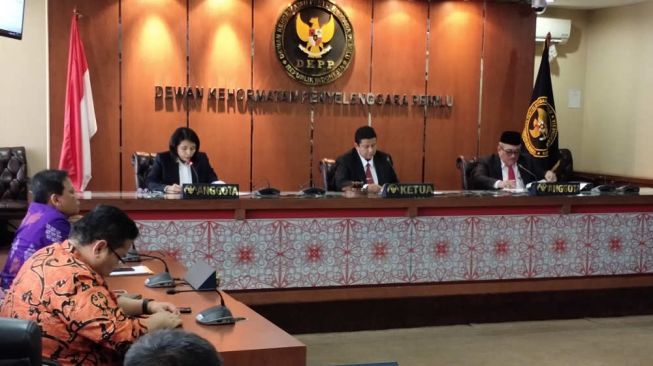 Pengkhianat Demokrasi Jadi Pertimbangan DKPP Pecat Wahyu Setiawan Dari KPU