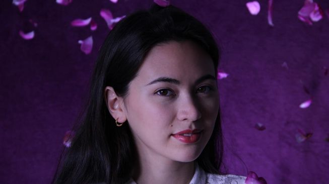 Jessica Henwick Curi Perhatian di Serial Netflix 'Iron First', Ini Sosoknya