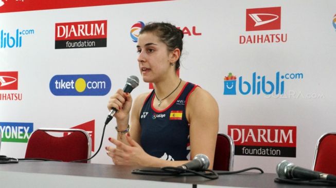 Pebulutangkis tunggal putri Spanyol, Carolina Marin, dalam konferensi pers usai pertandingan semifinal Indonesia Masters 2020 melawan He Bing Jiao (China) di Istora Senayan, Jakarta, Sabtu (18/1). [Suara.com/Arief Apriadi]