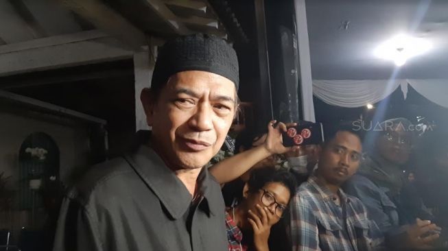 Ray Sahetapy Kesulitan Berjalan Akibat Diabetes Kambuh, Kenapa Bisa Gitu?