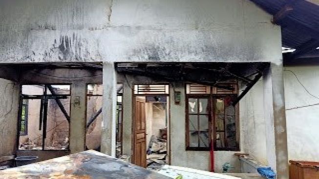 Dua Rumah Kontrakan di Sanggau Terbakar