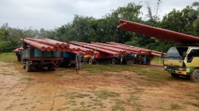 Listrik Masuk Desa Engkadu, Bupati Landak Terus Dorong PLN