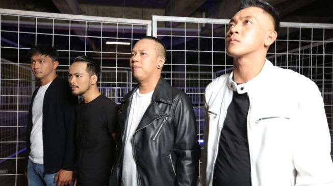 Potensial, Ruri Repvblik Ngebet Produseri Band K13N