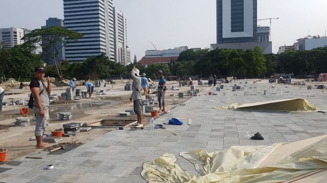 Revitalisasi kawasan Monumen Nasional, Jakarta Pusat. (Suara.com/Fakhri).